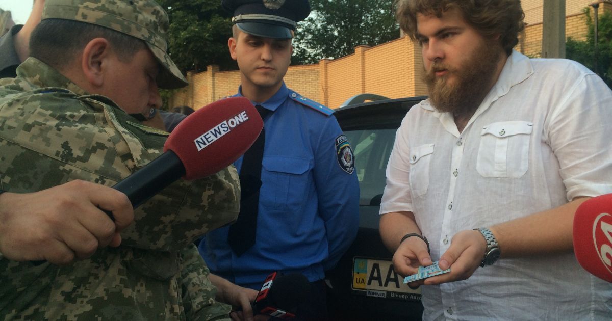 У Києві шукають ухильників від мобілізації серед "мажорів". / © Фото Валерії Ковалінської/ТСН