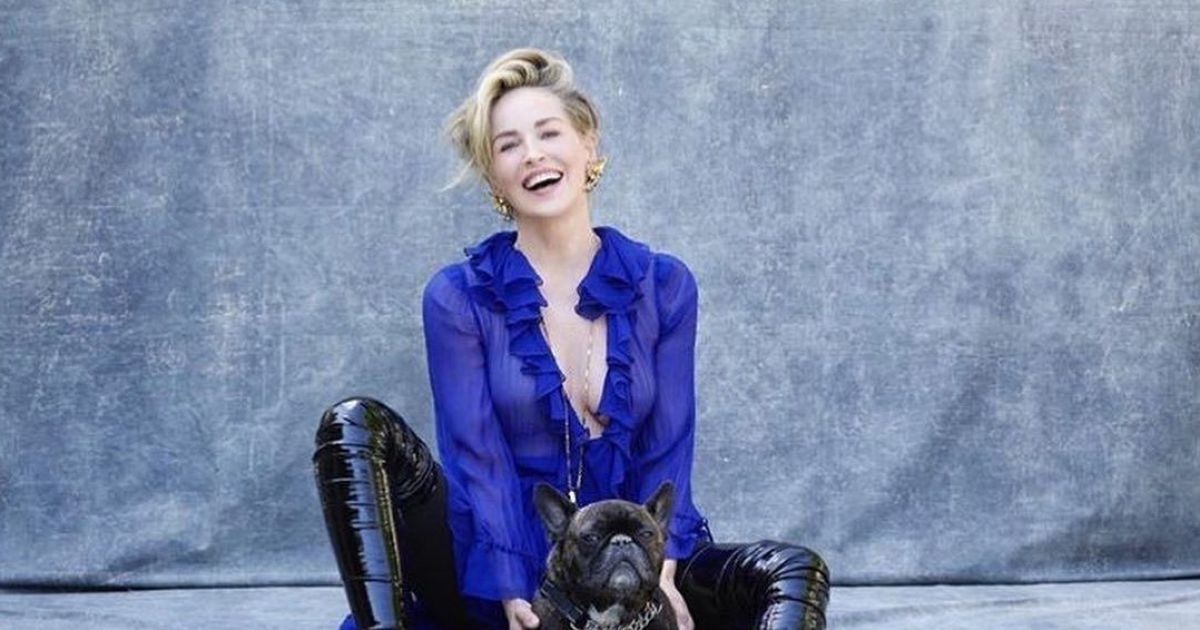 62-летняя Шэрон Стоун в боди и ботфортах похвасталась стройными ногами