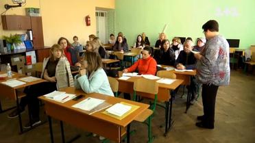 Відмовитись від мови ворога: в Івано-Франківську навчають української, класи переповнені