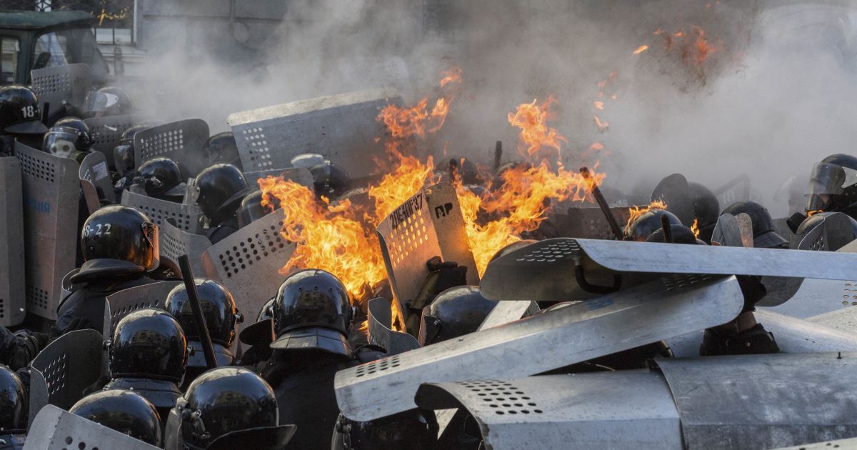Противостояние в правительственном квартале 18 февраля