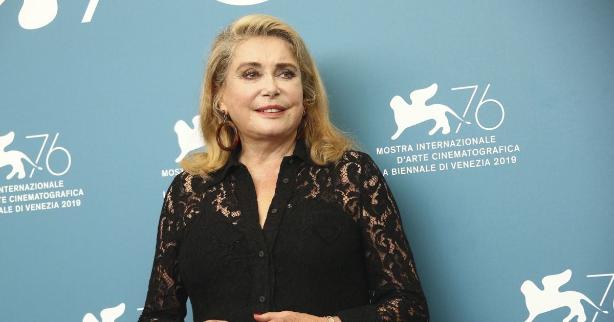 Катрин Денев выписали из больницы после переносенного инсульта