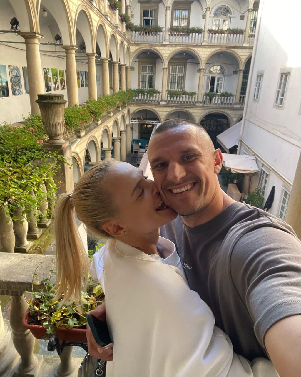 Тарас Цымбалюк с девушкой / © instagram.com/got.sveta