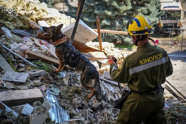 Кривавий удар по багатоповерхівці в Одесі 6 квітня.  / © ГУ ДСНС в Одеській області