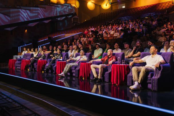 Кадри з "Ліги Сміху. Волонтерський десант 4"