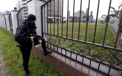 Родственников задержанного чеченского правозащитника выгнали из дома полицейские