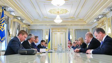 Зеленський з представниками США_1 / © Сайт президента України