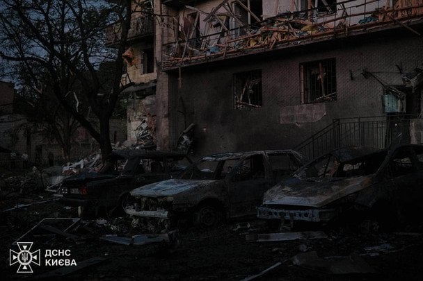 Наслідки атаки на Київ 19 липня / © ДСНС