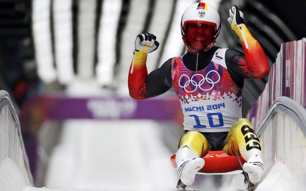 Немецкий саночник Феликс Лох завоевал второе олимпийское золото в карьере / © Reuters