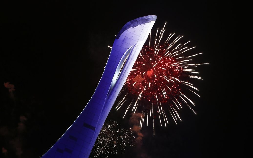 Салют над Олимпийским городком во время репетиции церемонии открытия Игр / © Reuters