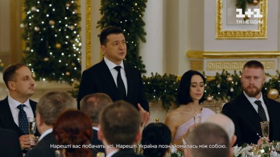 Зеленский рассказал, кому повысят зарплаты, а кого обеспечат жильем