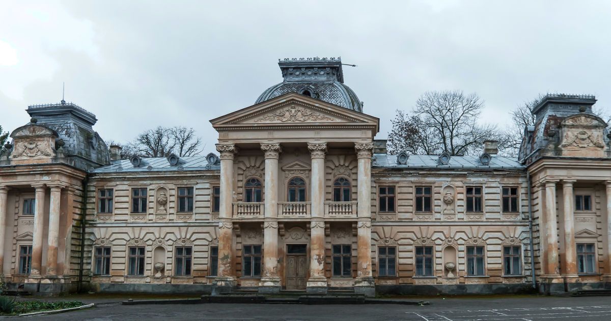 Дворцы, пещеры и руины средневековых замков: 10 интересных мест Тернопольщины, о которых вы не знали