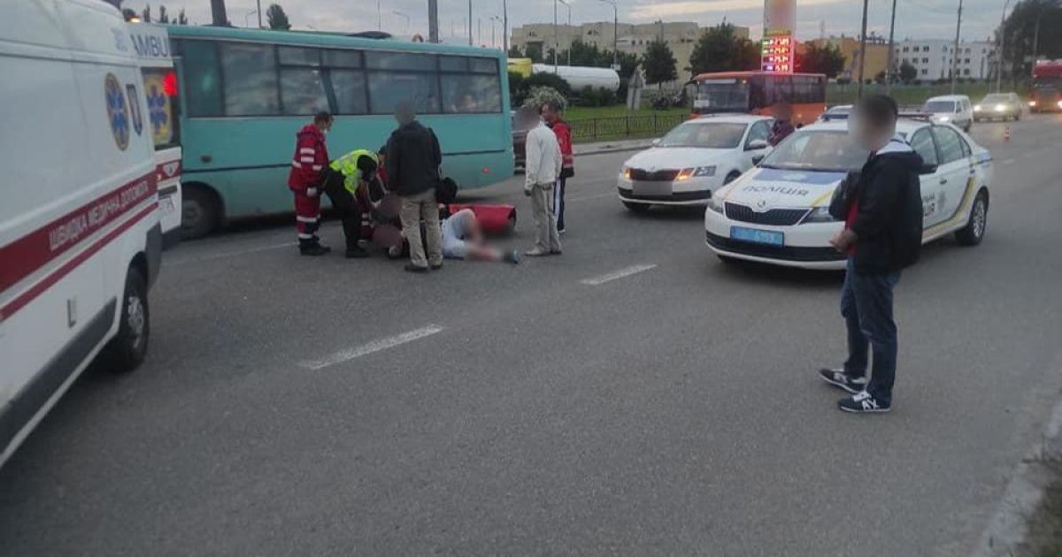 В Киеве ДТП с участием пьяного женщины-водителя закончилась дракой: фото