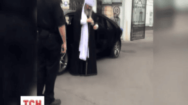 Настоятель Києво-Печерської лаври посварився з поліцією