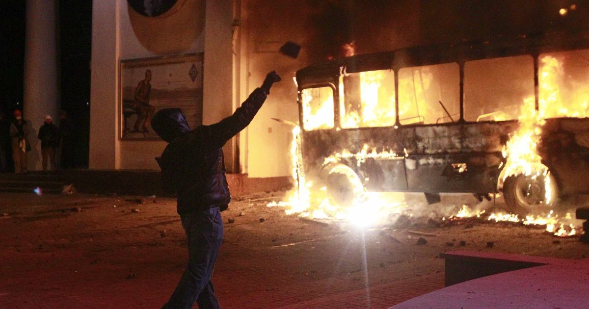 Масштабні сутички охопили центр Києва / © Reuters