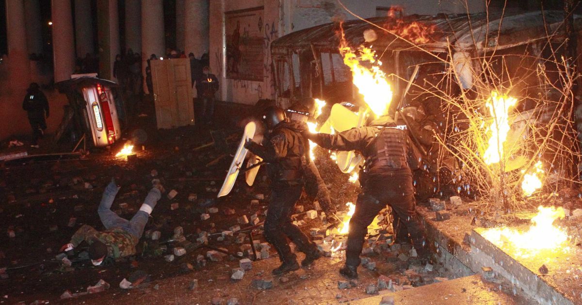 Київ охопили масштабні сутички між мітингувальниками та силовиками / © Reuters