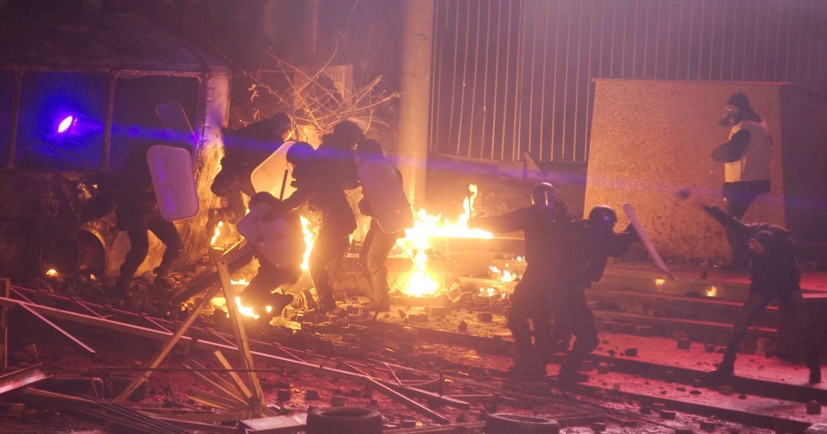 Київ охопили масштабні сутички між мітингувальниками та силовиками / © Reuters