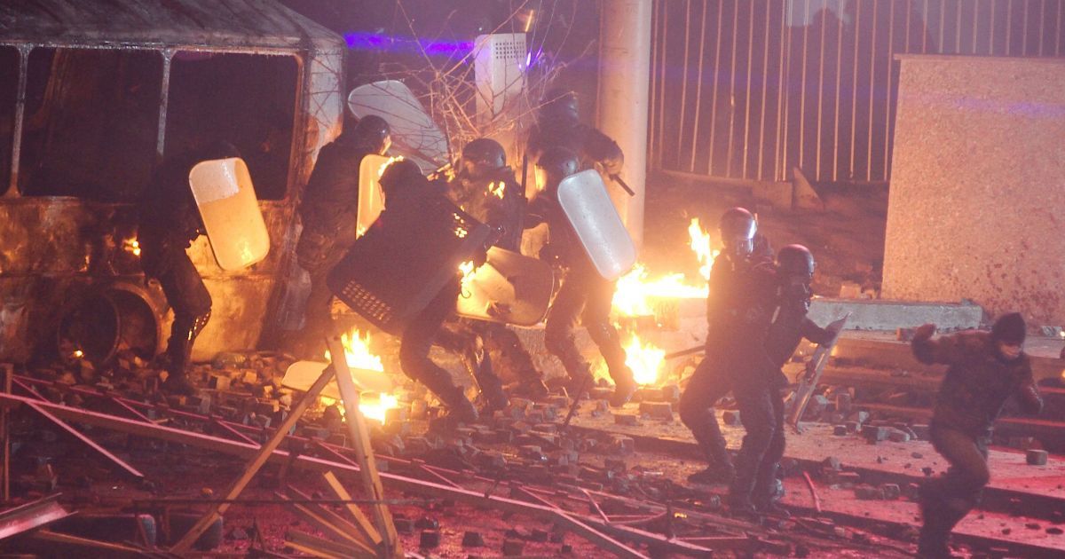 Київ охопили масштабні сутички між мітингувальниками та силовиками / © Reuters