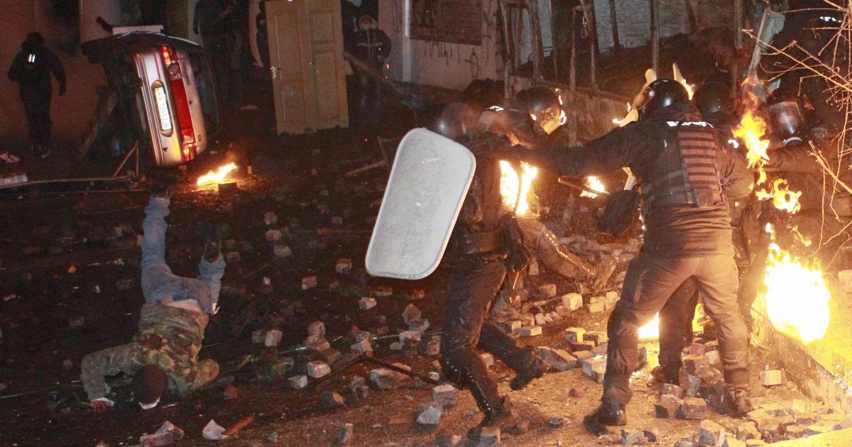 Київ охопили масштабні сутички між мітингувальниками та силовиками / © Reuters