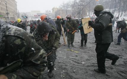 Во время беспорядков на Грушевского травмы и переломы получили около 200 силовиков