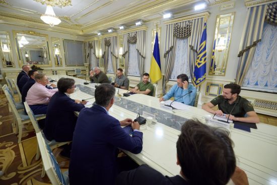 Ключове - відбудова: Зеленський повідомив, що Україна підписала меморандум про співпрацю з європейськими містами