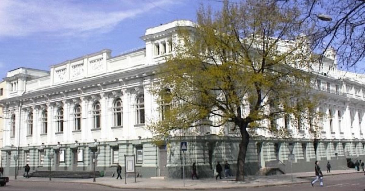 В Одессе ради безопасности закрывают единственный украинский театр, но горожане взялись за спасение