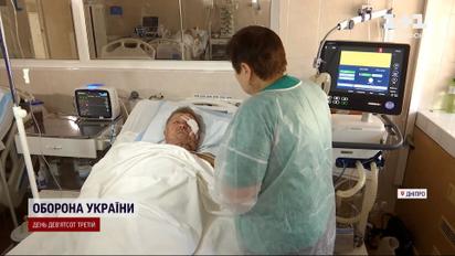 Обломок пробил глаз и застрял в мозгу! В Днепре спасают мужчину, который смог вылезти из-под завалов