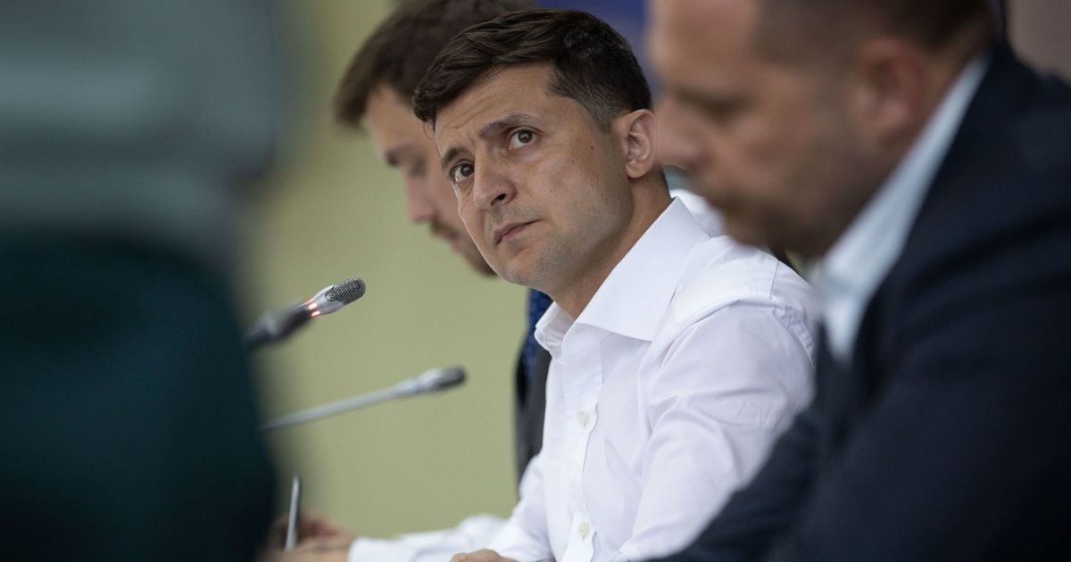 Зеленський оголосив про відсторонення керівника Укртрансбезпеки