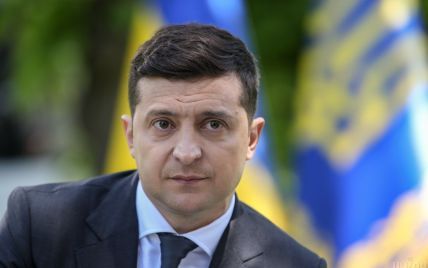 Від велосипеда до мішечків із нутом і коріандром: які незвичайні подарунки отримав Зеленський за рік президентства