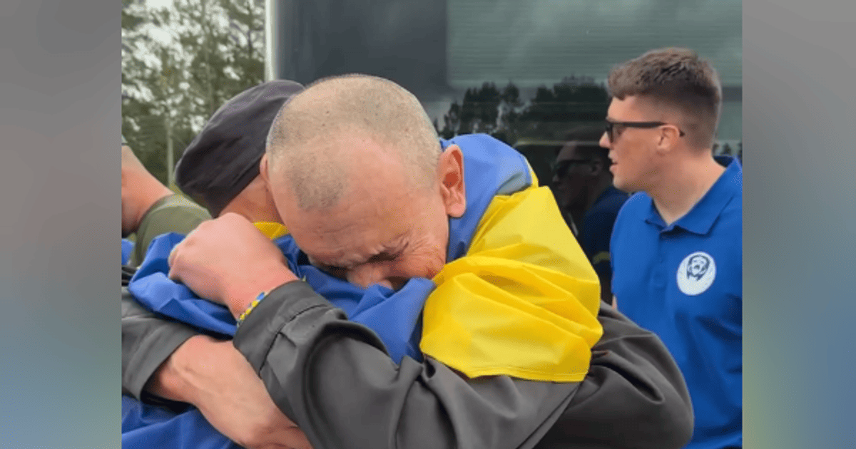 Объятия побратимов после плена