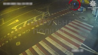 В Киеве женщина упала с электросамоката и получила штраф