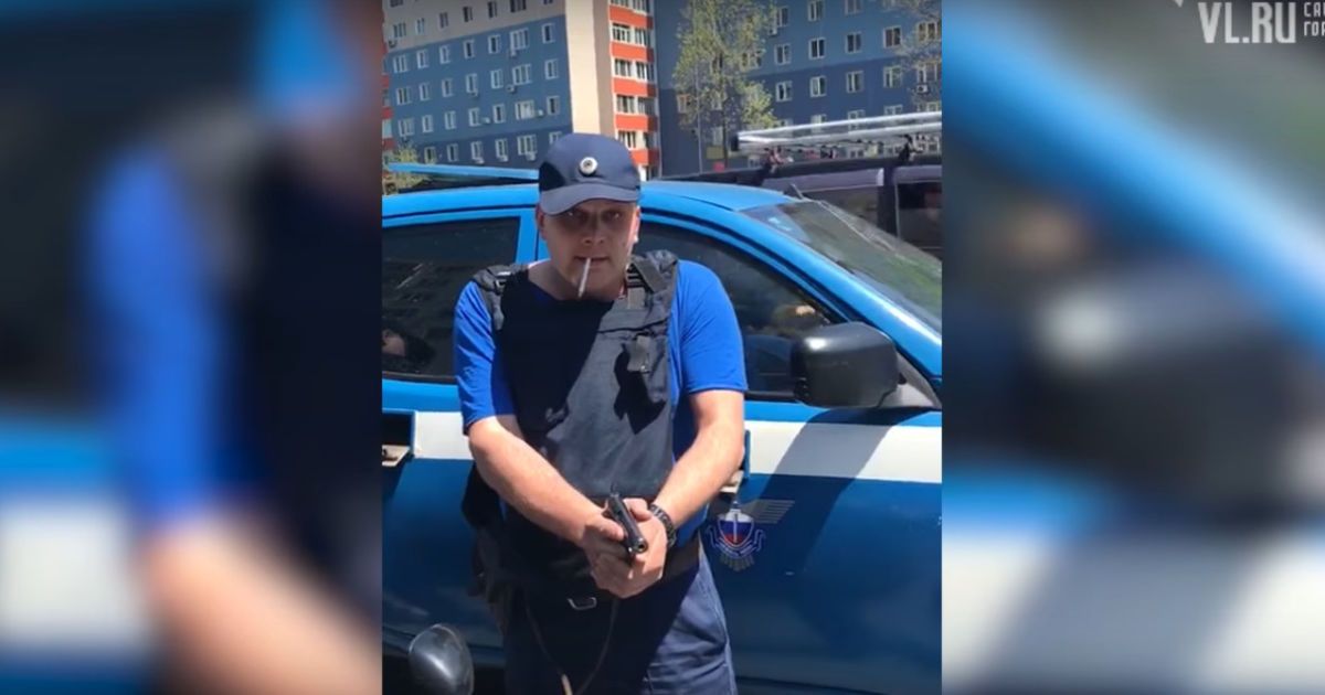 Российские спецсвязисты оружием запугивали водителя Subaru