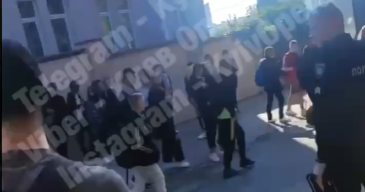 В Киеве неизвестный сообщил о заминировании здания одного из вузов: видео
