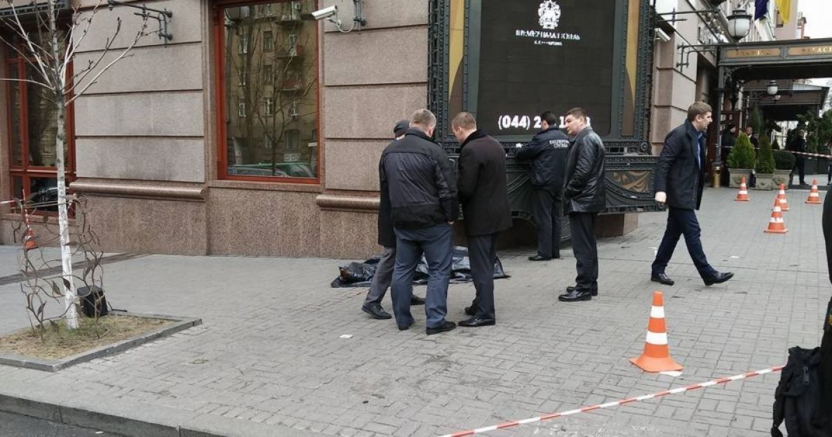 Стрілянина біля готелю Прем'єр-палац у Києві _4 / © Фото Дмитра Фурдака/ТСН
