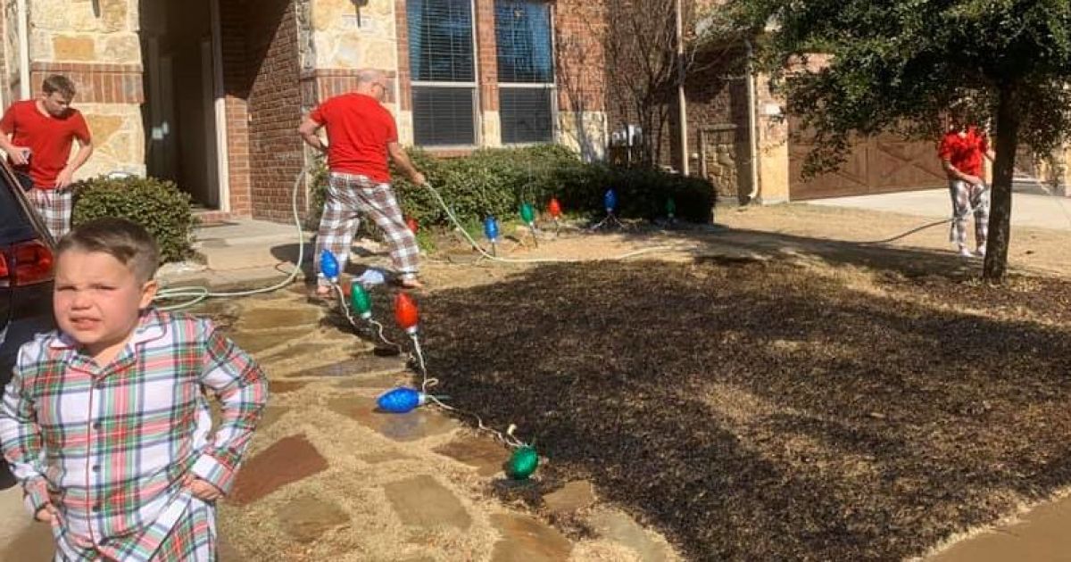 В США мальчик попросил в подарок лупу и с ее помощью сжег двор