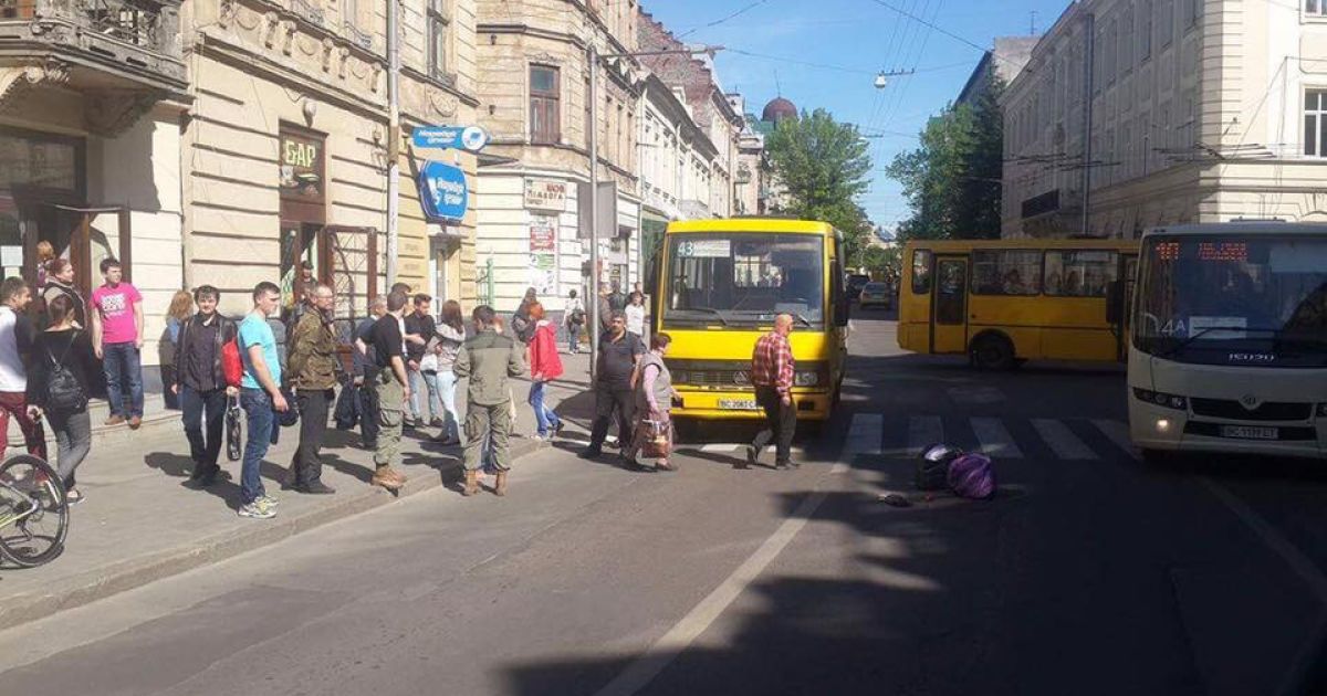 Во Львове автобус наехал на пешехода – соцсети
