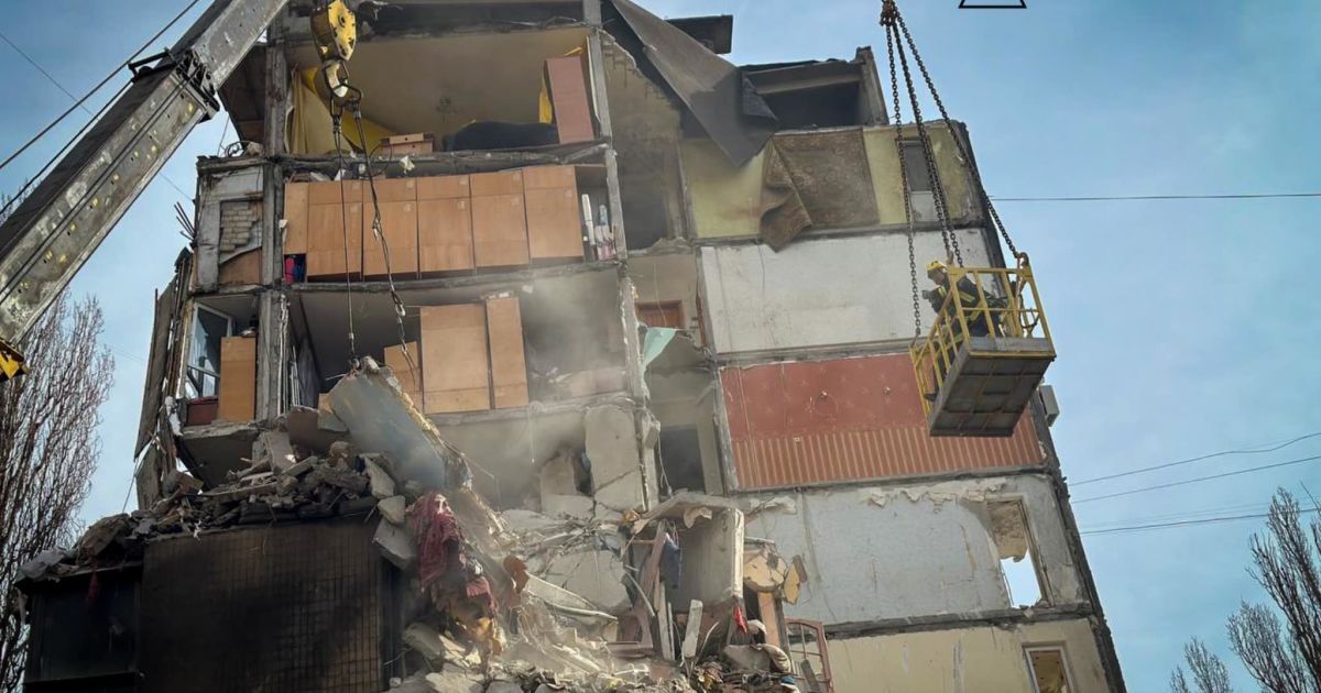 The aftermath of the Russian drone hitting a house in Odesa, March 2. / Photo: State Emergency Service