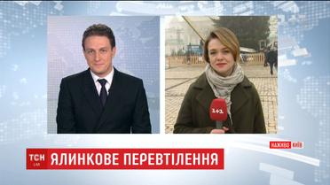 На Софийской площади начали украшать главную елку страны