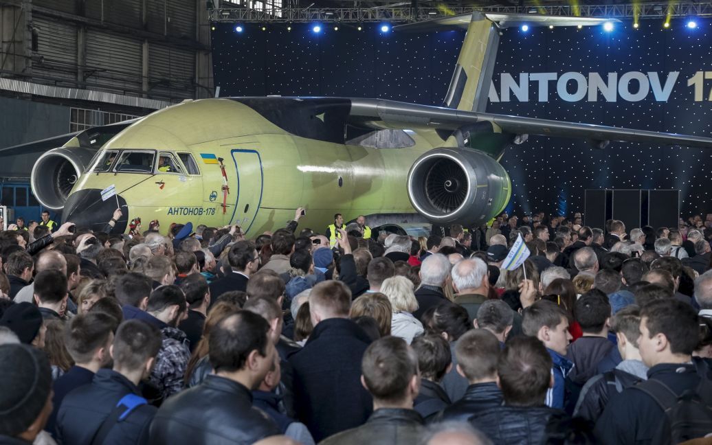 На "Антонове" представили новый украинский самолет. / © Reuters