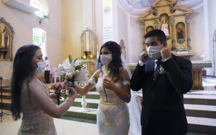 В Польше почти 30 свадеб закончились вспышками коронавируса