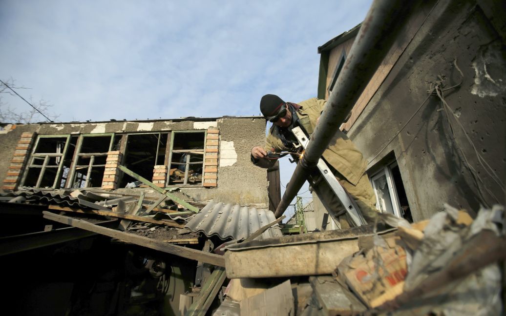 Селище Красний Пахар після потужного ранкового обстрілу / © Reuters