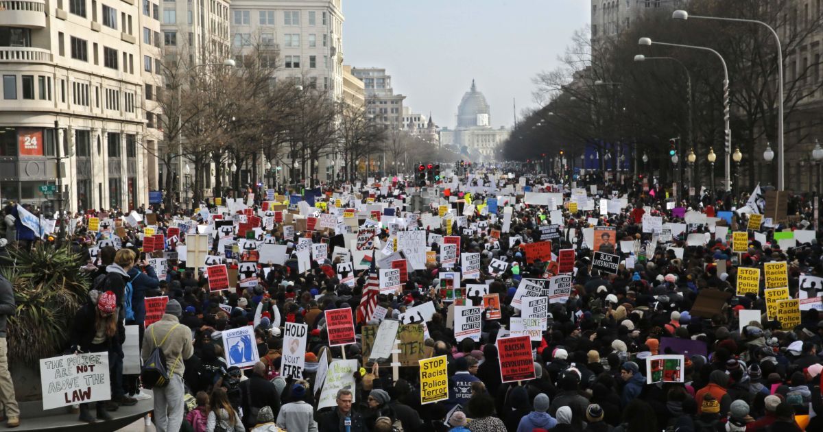 Американці протестують проти жорстокості поліцейських.