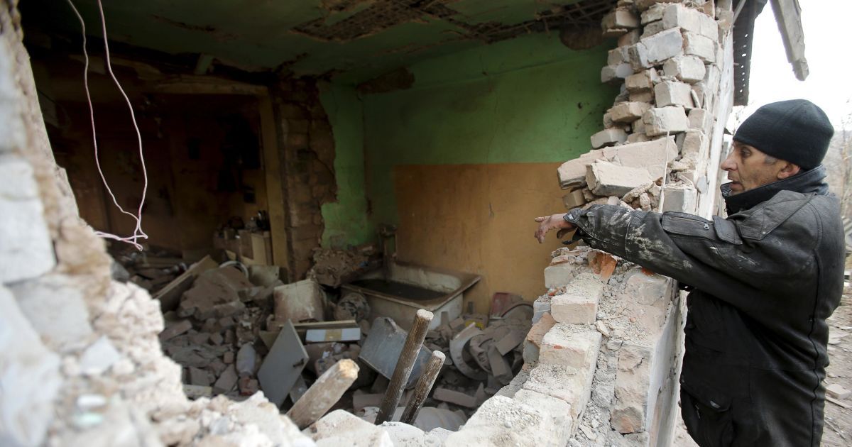 Селище Красний Пахар під Донецьком після обстрілів