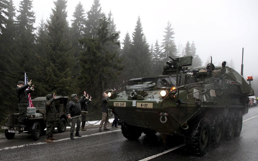Три колонны военной техники США въехали в Чехию. / © Reuters
