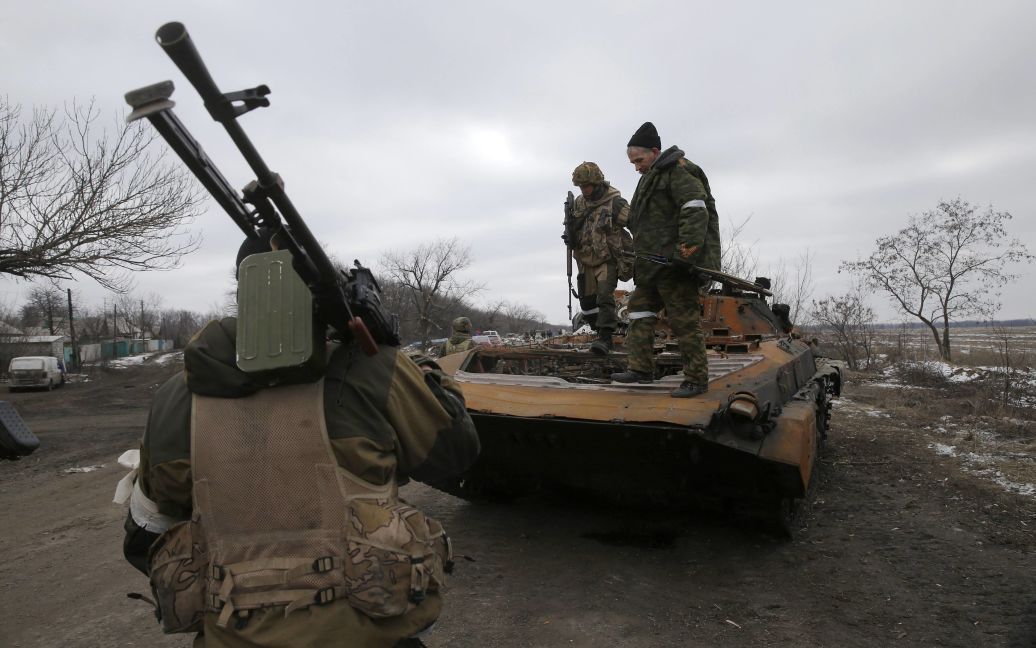 Террористы и российские военные разрушили и захватили Дебальцево. / © Reuters