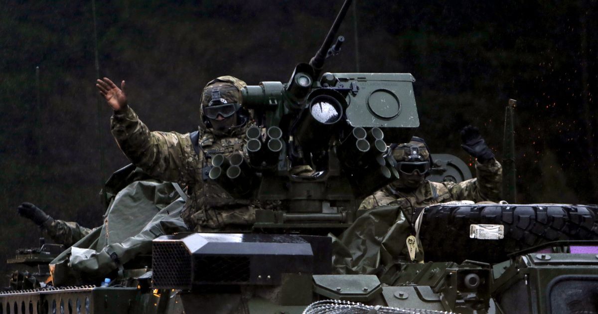 Три колонны военной техники США въехали в Чехию. / © Reuters