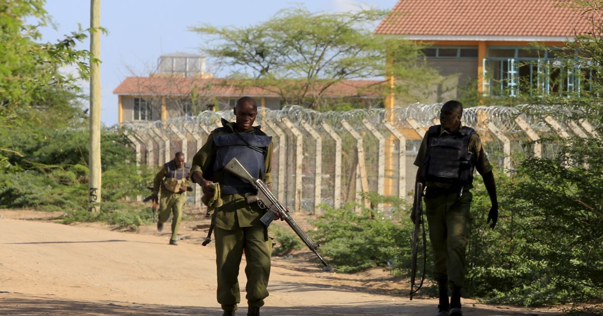 Кенійські військові завершили операцію по звільненню заручників.