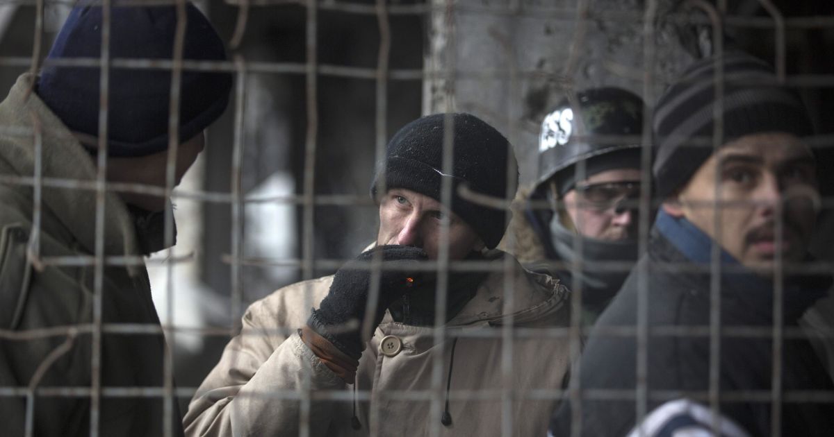Из 177 пленных украинцев - 60 мирных жителей