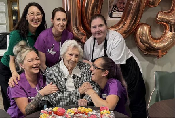 103-летняя женщина раскрыла секрет долголетия: две простые вещи, которые удивят (фото)