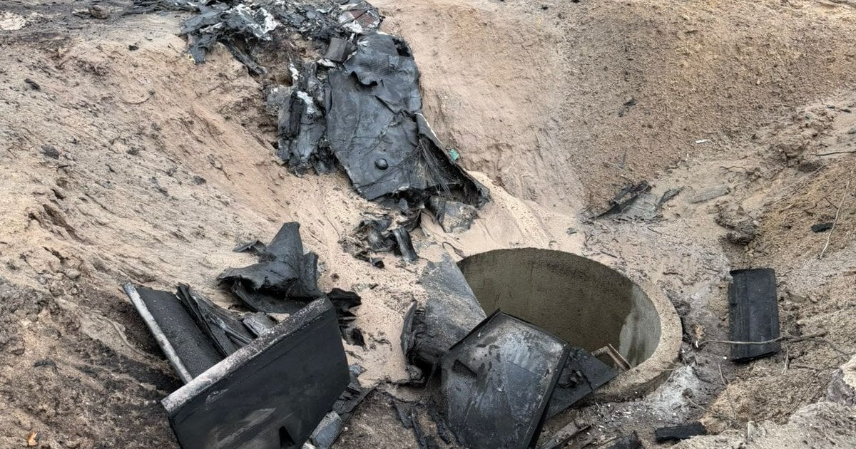 Російський дрон пошкодив об’єкти Національного військового меморіального кладовища на Київщині