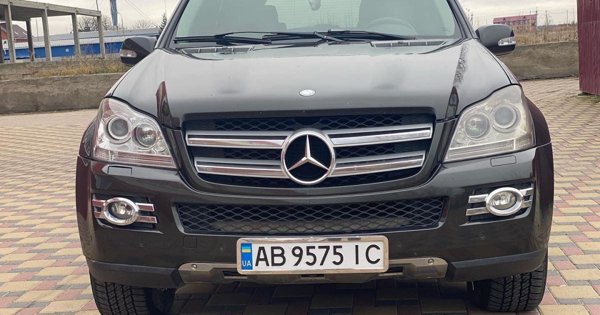 На Вінниччині волонтер вирішив розіграти у лотерею свій позашлаховик.